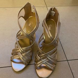 Fioni Gold Heels